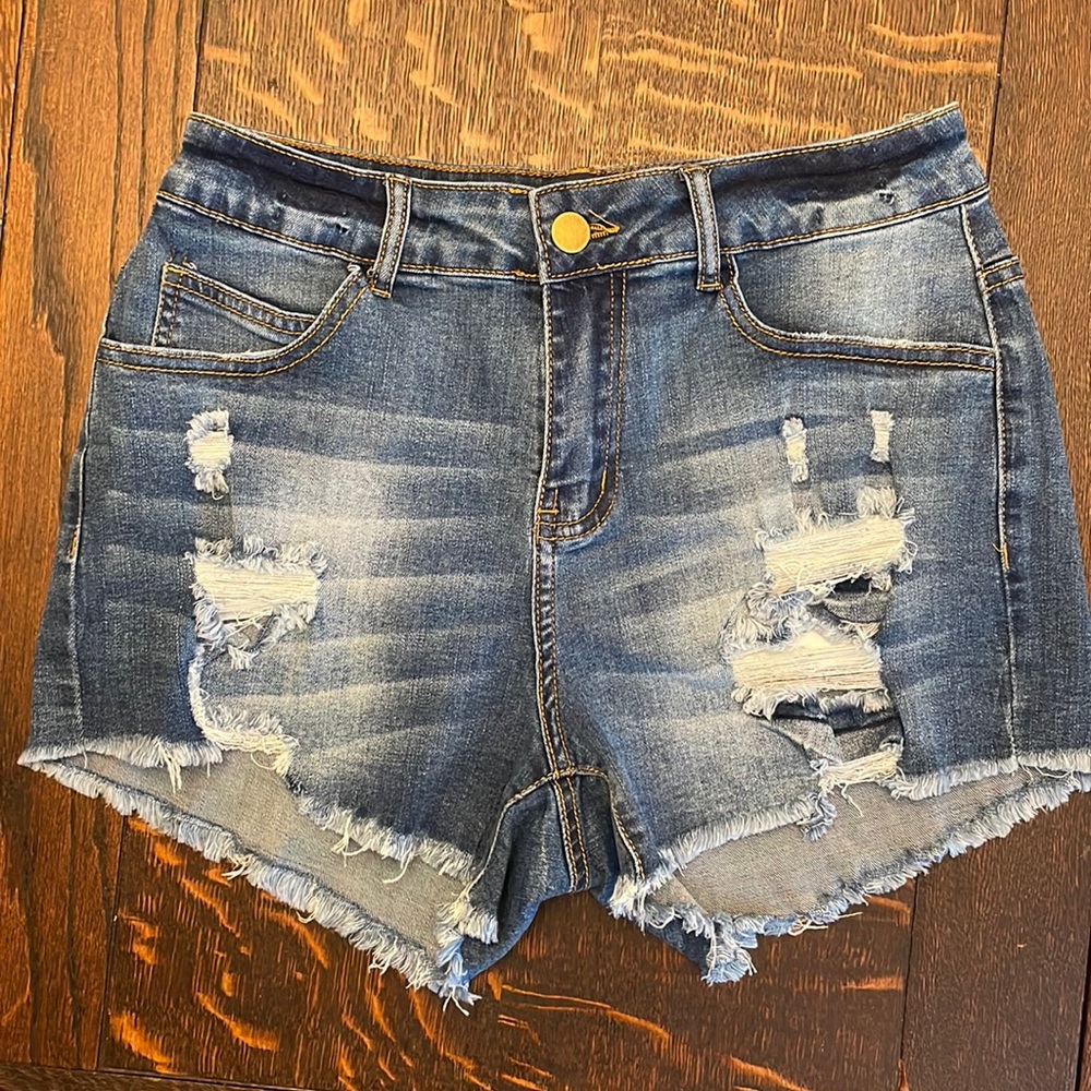 NWOT stretchy denim distressed high waisted shorts